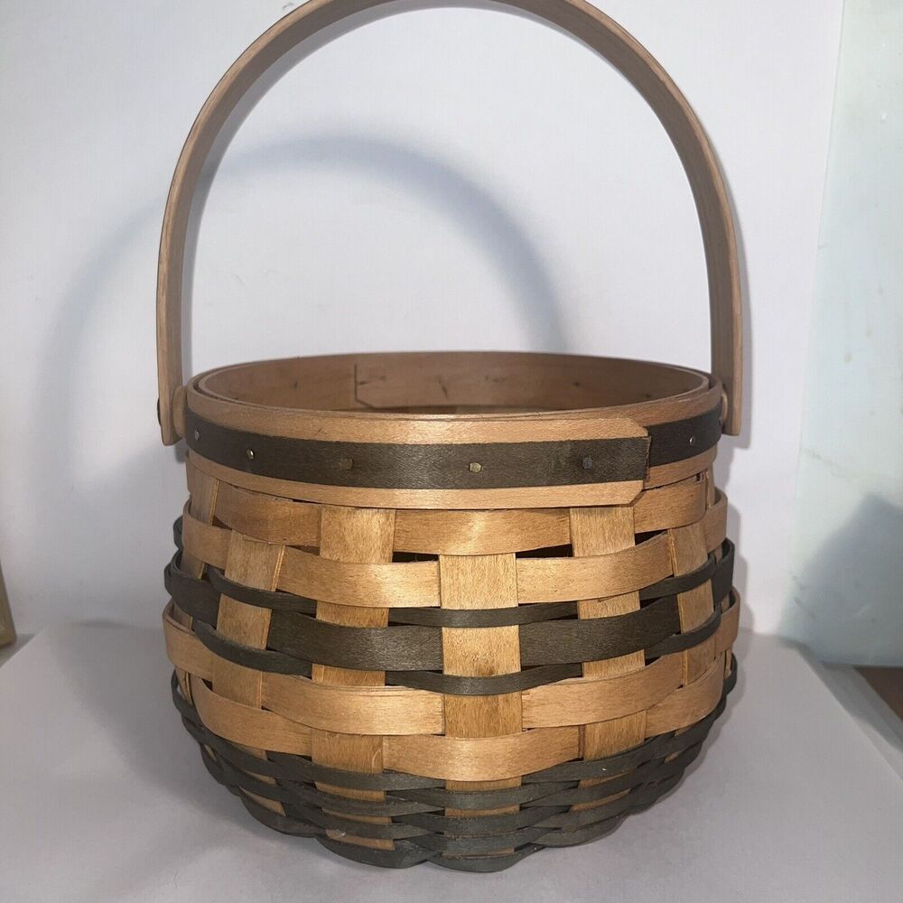 Vintage 1991 Christmas  Royce Craft Roscoe Village Basket Signed  DJR - Picture 4 of 16